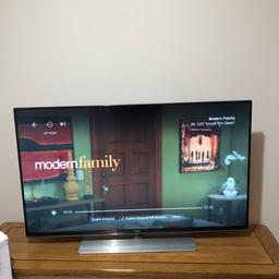 Great condition 
49 inches 
Samsung 
Smart tv