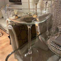 In a very good condition almost brand new as hardly used, great centre piece or works great as a home decor in living room or kitchen filled with sweets, pot pourri or fruit. Collection from south east London. Any questions just ask.x