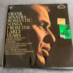 Schallplatte Frank Sinatra
Romantic Songs from the early years
Vinyl

Mit unbekannter Unterschrift auf der Rückseite 
(Auf Flohmarkt gekauft)
