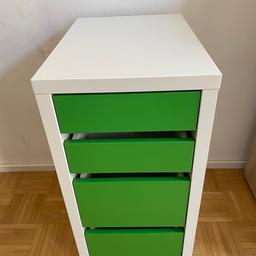 Sehr schöne Rollcintainer von Ikea in grün. Minimalen Gebrauchtspuren.

Maße: 75 cm (Höhe) x 35 cm (Breite) x 50,5 cm (Tiefe)

Tierfrei und Nichtraucher Haushalt
Selbstabholung in Wien 1150