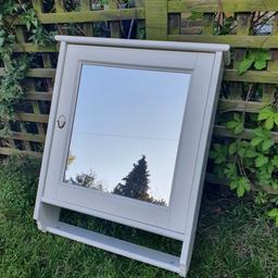 White mirror cabinet with 2 adjustable shelves internally and an exposed shelf.  Can be used in bathroom, cloakroom, hallway and even a kitchen/utility room

W 60cm x D 16cm x H 74 cm

Collect from SE9