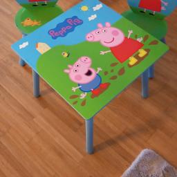 Kinderesstisch mit 2 Stühlen