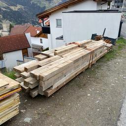 Verkaufe Bauholz, Bestehend aus Kanthölzern und Gerüstbrettern in verschiedenen Längen! Viele 4m Teile!