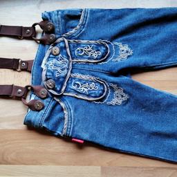 Für Jungen
Getragener Zustand
Weicher Jeans Stoff in Lederhosen Optik

Versand bei Kostenübernahme möglich
3-6 Monate