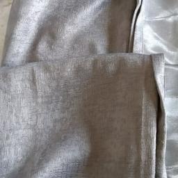 Pair of beautiful dark, silver/grey pleated, eyelet, lined, blackout curtains.

71inc (180cm) - Down
90inc(229cm) - Across.

I needed crushed velvet to go with my sofa, they literally don't go with my colour scheme, I'd keep if they did!.