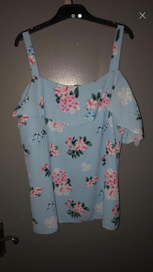 Buy & Sell Norfolk Great Yarmouth - Photos for Floral top