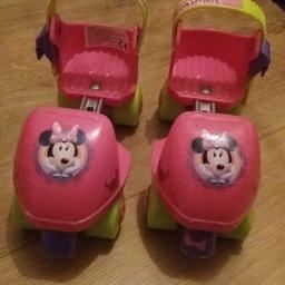 minnie mouse roller skates in very good condition - never worn outside