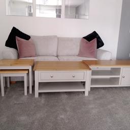 grey & oak as new

tv unit with storage
collection S25 or S81