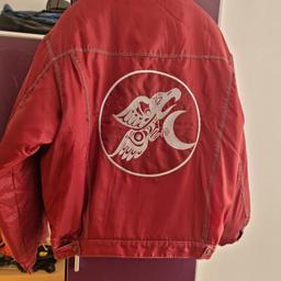 Wir trennen uns von einigen Peter Maffay Sachen aus unserer Sammlung, hier eine original Jacke der Tour 1996. Die Jacke hat keine Beschädigungen, bei Fragen einfach melden. Wir haben noch weitere Peter Maffay Sachen abzugeben.