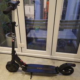 VICI City commuter scooter
3 speed modes:
Speed 1: 15kph
Speed 2: 25kph
Speed 3: 30kph
 Handlebar height adjuster is broken but overall good condition.
Taking any offers.