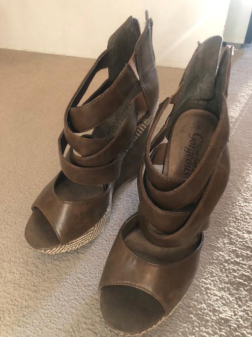 Buy & Sell South East London Croydon - Photos for Brown ladies shoes - size 5 - like new