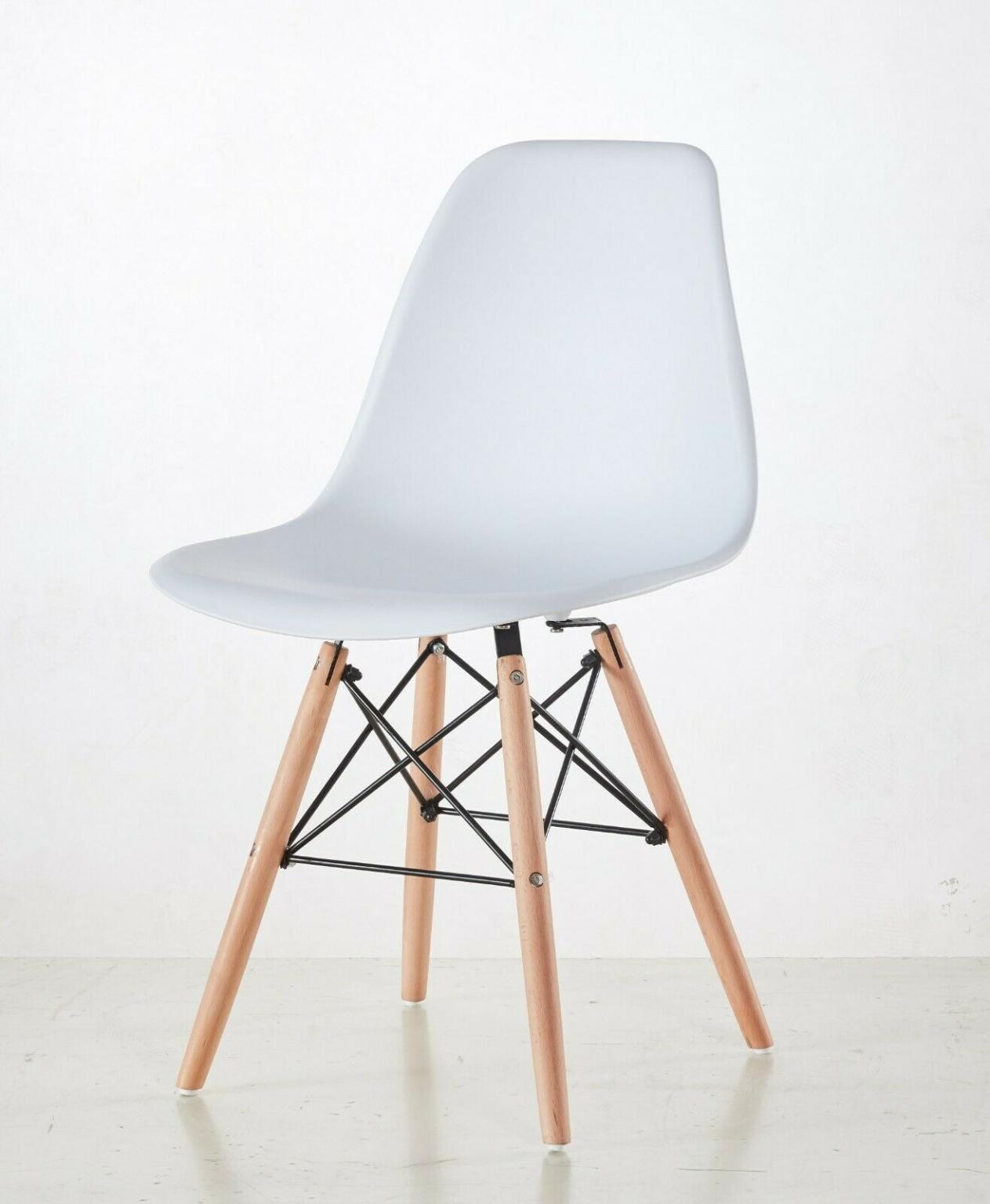 butterfly dining table + 4 eifel retro chairs in TW8 Hounslow für 60,00