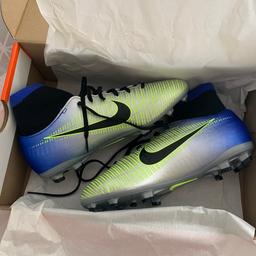 New in the box
Football boots
Size 4

Collection Thorpe TW20
