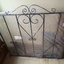 New Metal Gate 90 x 94 cm
Need to go ASAP