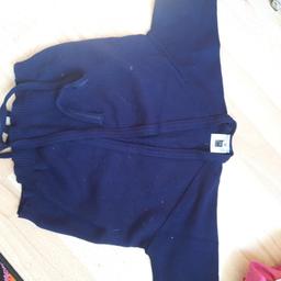 Navy Blue Dance Crossover Cardigan from 1st Position
3/4 length sleeve
Size 34 -

- and a Navy Blue short sleeve velour Leotard from Roch Valley
Size 3A (146 - 152cm)

£17 for them both.