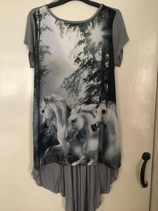 Buy & Sell Essex Thurrock - Essex - Photos for Ladies top with horse design