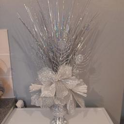 small bling vase
perfect condition 
selling as I have a hands on toddler lol