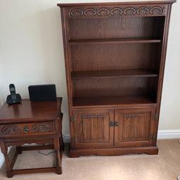Mint condition .
Solid oak old charm bookcase with base cupboards

🔍🔍Price is for bookcase only

📎📎telephone table in picture is available separately 

📌📌this item is being listed for someone else and price has been set by them

📌📌this listing is B63

📌📌must be collected at a time agreed with seller due to working patterns