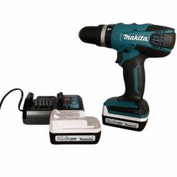 Makita 14.4V Combi Drill
2x Batteries
1x Charger

New and unused

Not supplied with case