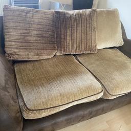 Free two 3 seater sofa in excellent condition. Selling due to space as am moving to a smaller apartment. Viewing welcome. Collection of the two sofas before end of the month or will take to charity.
Collection only from Wallington, SM6 8BJ