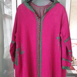 lovely Indian pinkish colour moroccan dress
can be worn from size 8-10 to 12 14


will need dry clean maybe

you can ask me for more pictures 📷 

#caftan #takchita #maxi dress #eid