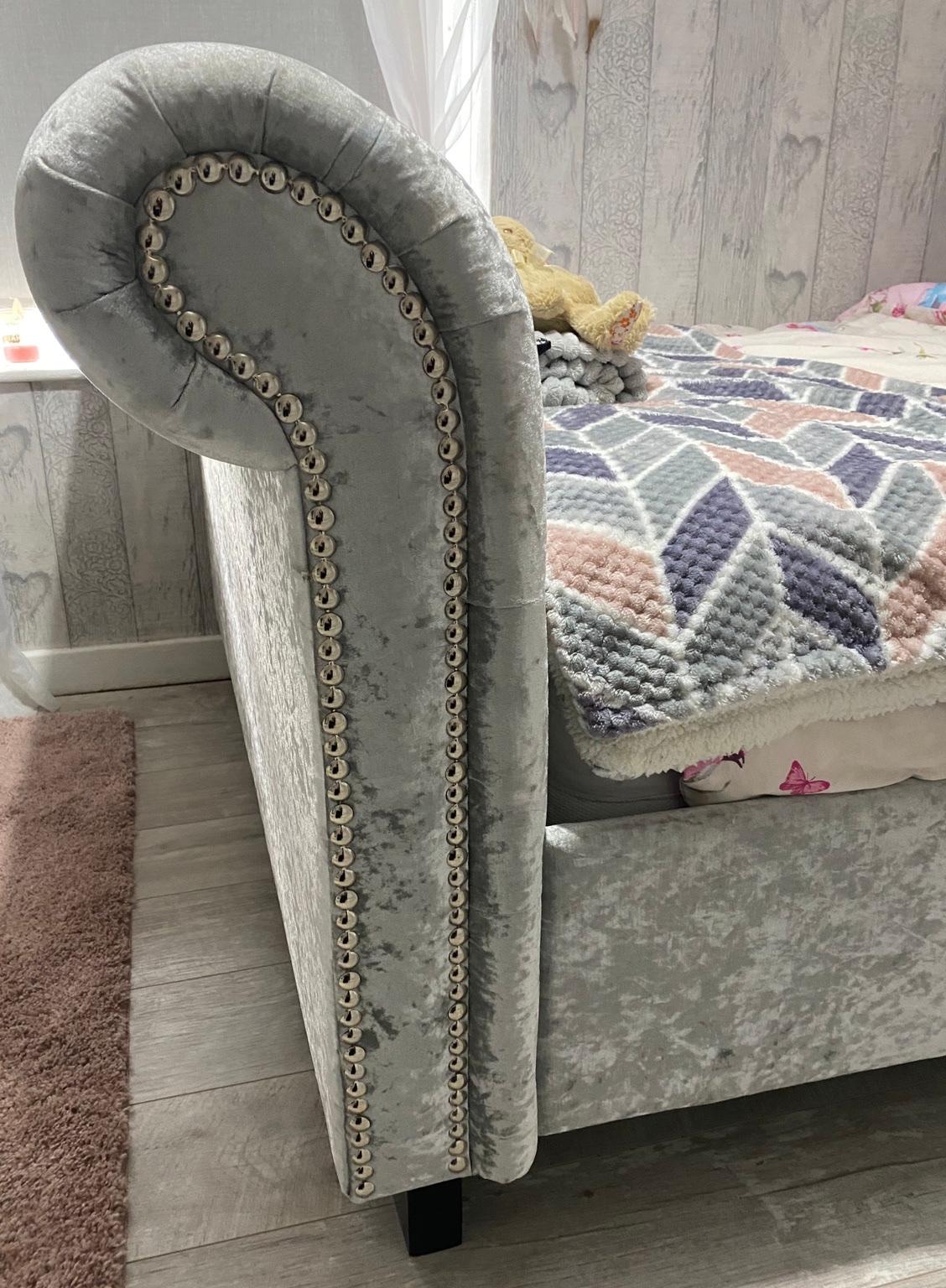 Double crushed velvet bed frame in CH43 Wirral für £ 190,00 zum Verkauf