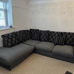 Corner sofa for sale.

Black/Grey

250cm x 300cm

Pick up only in Hainault, IG7.