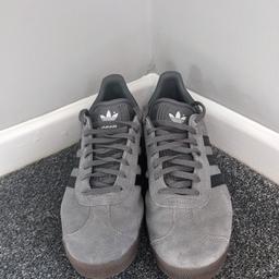 Men's Adidas Gazelle shoes. Size UK 8. Grey suede with black detailing.

Worn just a few times but realised they are the wrong size for me. Suggest these would better fit a 7.5 person.