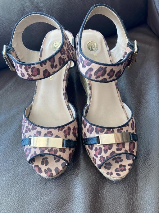 Buy & Sell West Midlands Sandwell - Photos for River island wedge sandals size 5