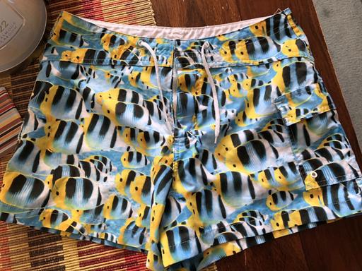 Buy & Sell South East London Crook Log - South East London - Photos for Old Navy unisex kids beach shorts age 14.