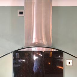 Great working order
One light is out but can be replaced easily
Glass curved extractor with Stainless Steel

Collection Chester CH3