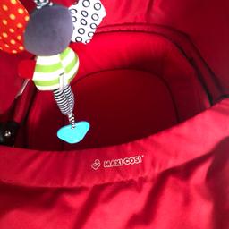 Maxi così buggy with car seat as well
in very good condition
Three in one every thing works
With rain cover and umbrella for summer