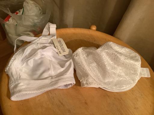 Buy & Sell Shropshire Telford and Wrekin - Photos for Bras 42f x2