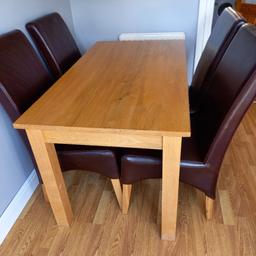 Dismantled and ready to go 
Few scratches and chairs not brilliant
Table length 135 cm, width 75 cm