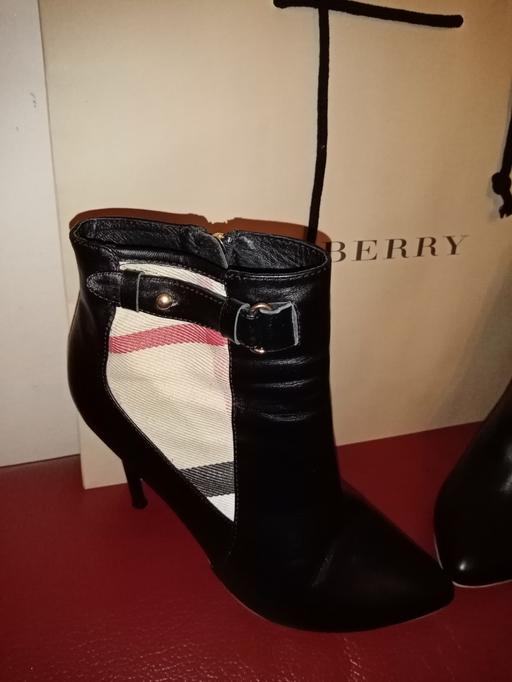 Buy & Sell West London Ealing - W5 - Photos for BURBERRY ANKLE BOOTS IN VERY GOOD CONDITION