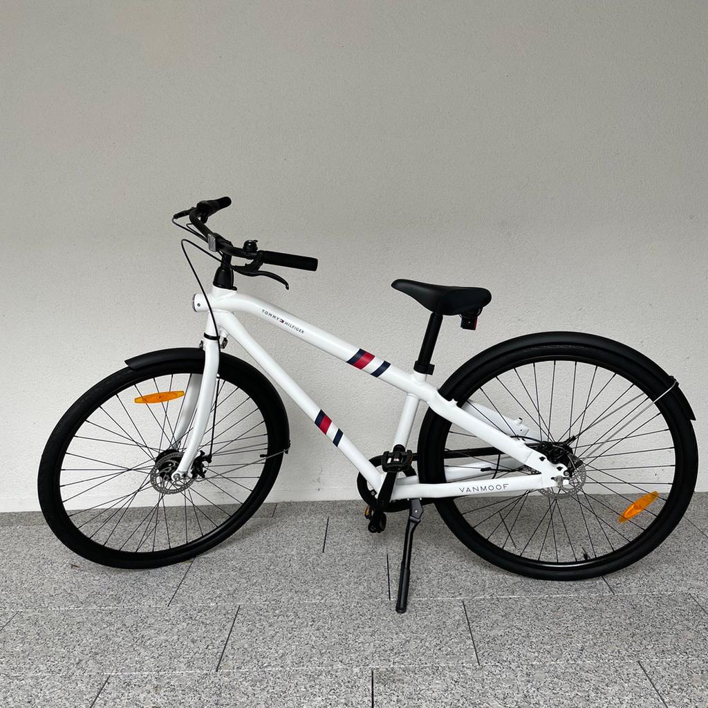 Vanmoof tommy shop hilfiger bike