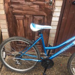 26” wheels
Brakes working
6 gears
Bell included
Fair condition