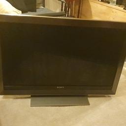 sony 40 inch TV has slight Scratch on front cant be seen when on mild In light pictures