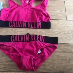 Girls Age 10-12 140/152cm Calvin Klein  Sleep / Lounge Wear pink/black/grey 

Lightly used 

£6 per set define what colour when buying