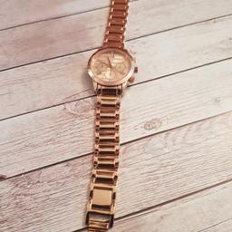 BRAND NEW LADIES WATCH NO SILLY OFFERS OR TIME WASTERS PLEASE....