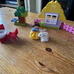 Snow White cottage duplo set with 1 piece missing as pictured
