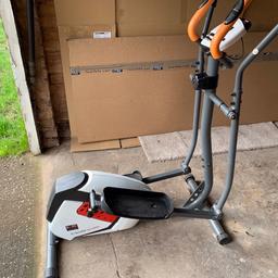 Body sculpture E-Strider cross trainer. With electronic monitor screen