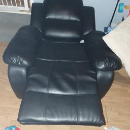 Good condition nothing wrong with it no rip or nothing I got my new one now to match my sofa so need it gone ASAP no time wasting had to many scams I don't deliver come and collect please.... they 300 pound online only want 50 for it ono