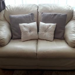 Cream 2 seater couch/sofa for sale. Really excellent condition.

Size is 150cm/59inches length and 76cm/30inches width.

Any questions please don't hesitate to ask.