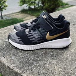 Nike Star Runner 

Size UK 10.5

Colour - Black/Metallic Gold/White

Velcro Fastening with elastic laces

Worn but in very good condition, has plenty of life left in them. Daughter out grown them.

Selling Lots of other Trainers check other items.

Comes in original box see pictures

Thank you 🙏🏻