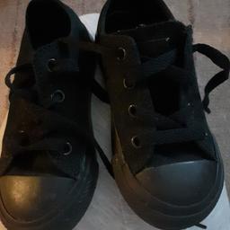 hardly worn  black converse size 7