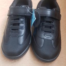 size 10 infants black
brand new with tags
velcro
excellent quality as you would expect from         m n s
any questions just ask