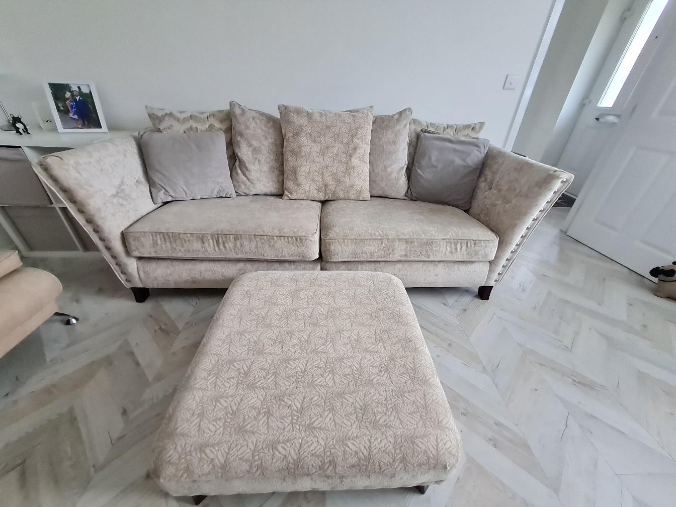 SCS Rihanna 4 Seater scatter back sofa poof in West Lancashire