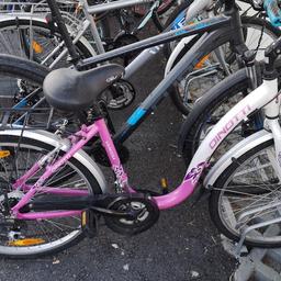Damen Fahrrad zu verkaufen, ist im guten Zustand mit Einkaufskorb und tiefen Einstieg
