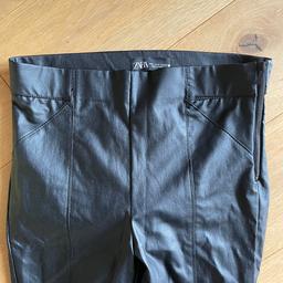 schwarze Kunstlederhose mit Elasthan, Machinenwäsche 30Grad, Gr.S von Zara